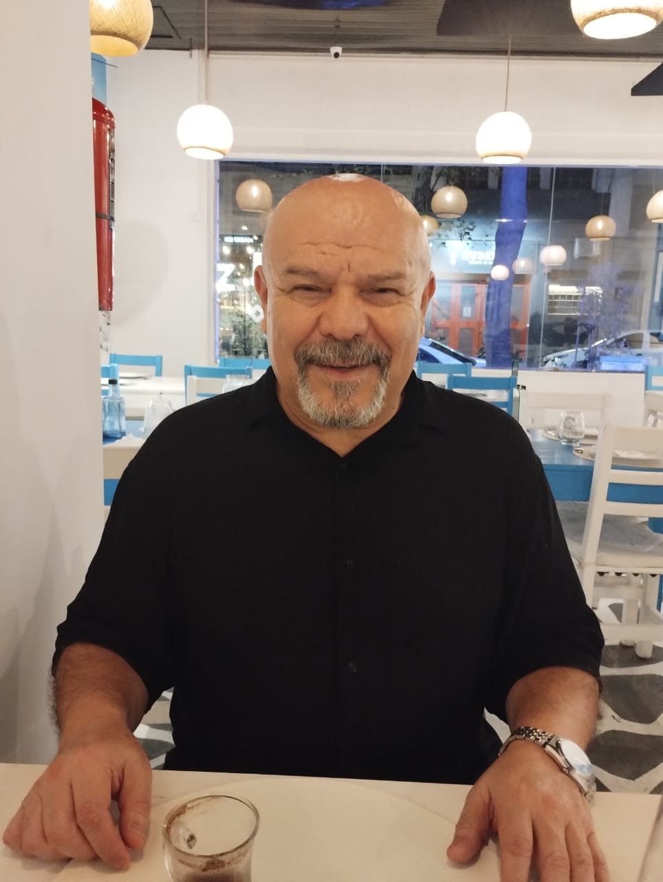 Evaristo Flores, psicólogo
